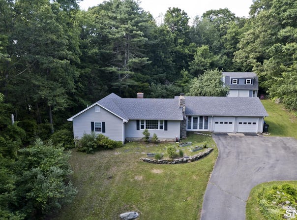 15 Greaves Road E, Stafford, CT 06076