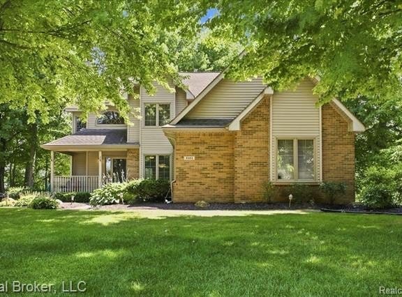 8184 Baypointe Drive, Brighton Twp, MI 48114