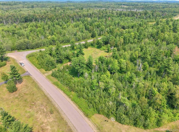 2360 Goldmine Creek Drive, Ishpeming, MI 49849