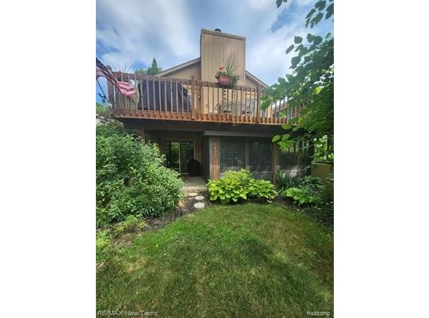 2475 Jackson Boulevard, Highland Twp, MI 48356