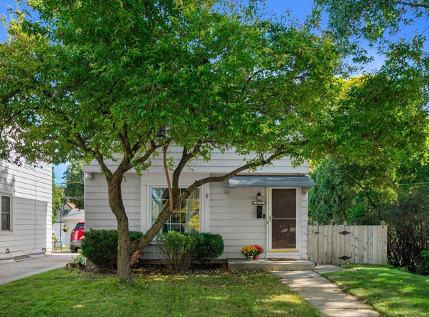 3476 S Ahmedi Ave, Milwaukee, WI 53207
