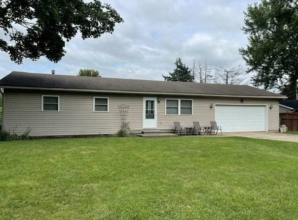 406 Park Dr., Nappanee, IN 46550