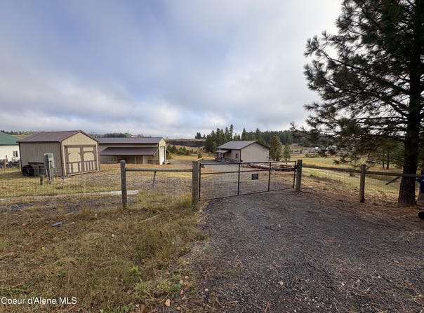 366 Pine St, Plummer, ID 83851