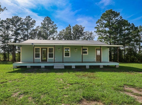 1012 Carter Road, Zavalla, TX 75980