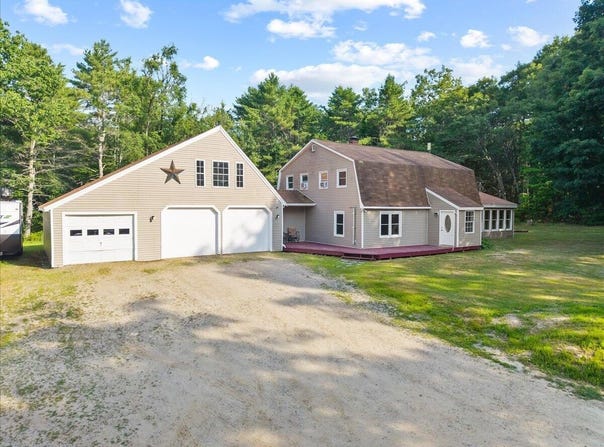 377 River Road, Bowdoinham, ME 04008