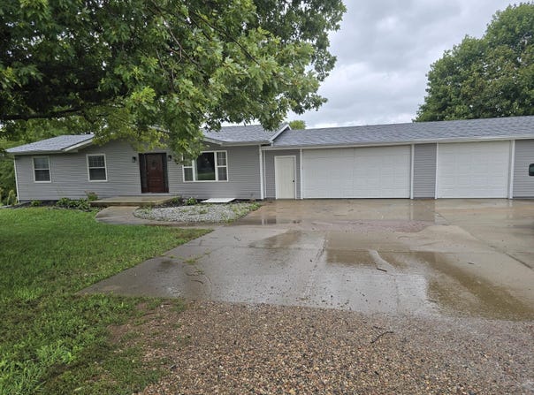26613 Import Dr., Hinton, IA 51024