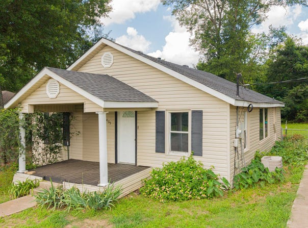 405 N Rodeo Drive, Gladewater, TX 75646