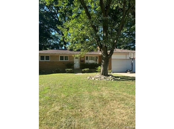 19031 Greenwald Drive, Southfield, MI 48075