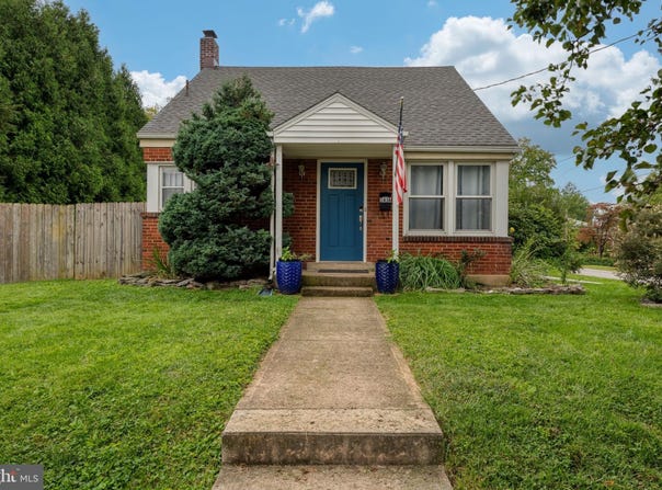 1616 MAPLE Street, NEW CUMBERLAND, PA 17070
