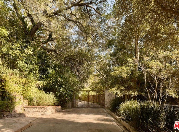 1372 Benedict Canyon Dr, Los Angeles, CA 90210
