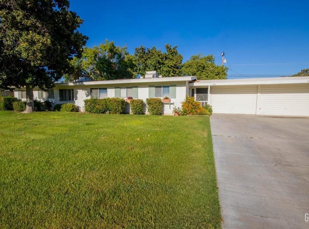 1020 Pebble Beach Drive, Bakersfield, CA 93309