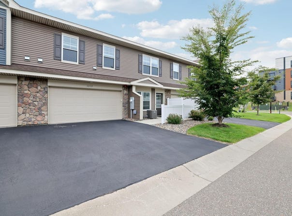 1212 Lower 143rd Street E, Rosemount, MN 55068