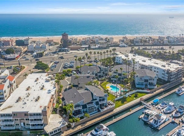 16255 Pacific Cir., Huntington Beach, CA 92649