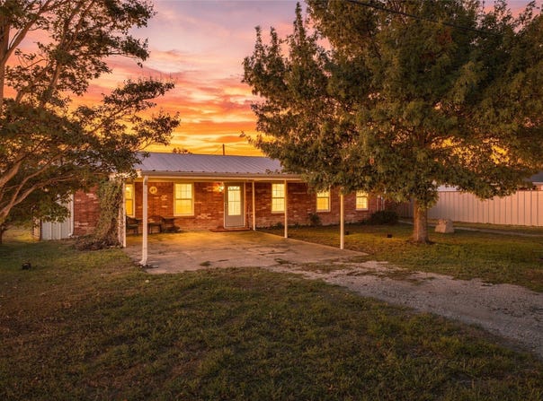 560 Green Acres Road, Weatherford, TX 76088