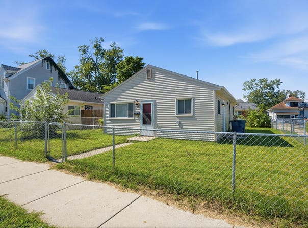 214 Pleasant Avenue, Michigan City, IN 46360