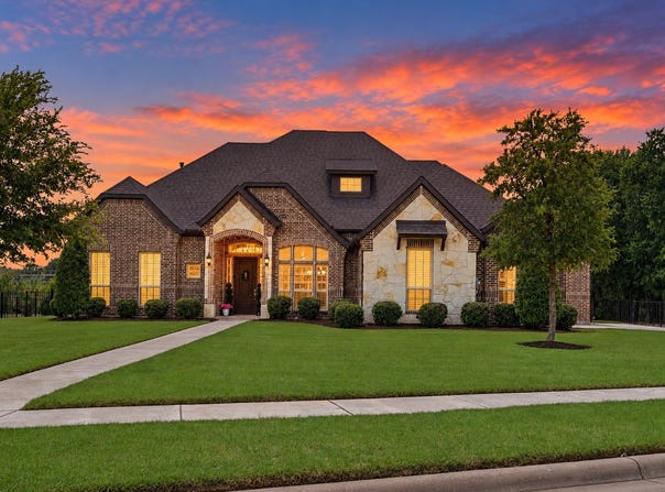 204 Falcon Point Drive, Heath, TX 75032