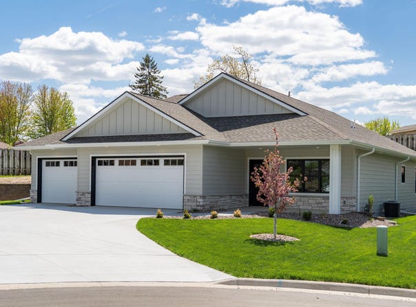 620 Johnson Pl, Onalaska, WI 54650