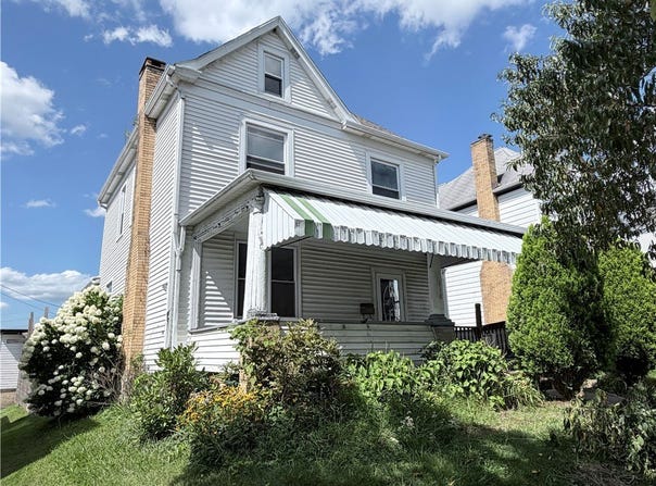 118 W Adams Ave, Vandergrift, PA 15690