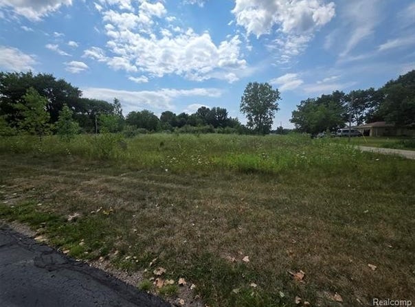 113 Devonshire Drive, Lapeer, MI 48446