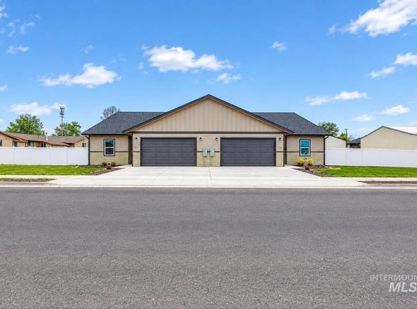 606 Warner Avenue, Lewiston, ID 83501