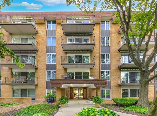 445 N Park Boulevard, Glen Ellyn, IL 60137