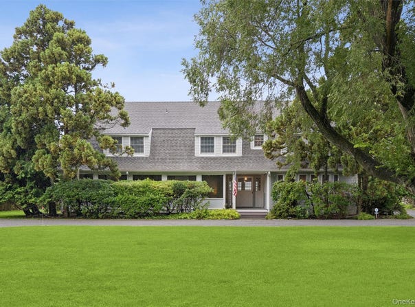 21 Seafield Lane, Westhampton Beach, NY 11978