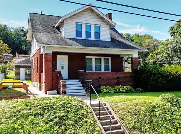 1304 Summit St, White Oak, PA 15131