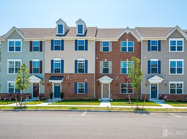 220 Anchor Way, Aberdeen, NJ 07721