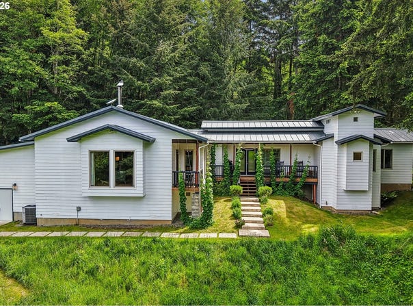 873 MOUNTAIN VIEW Rd, Kalama, WA 98625
