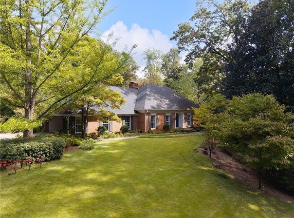 5715 Lake Island Drive, Sandy Springs, GA 30327