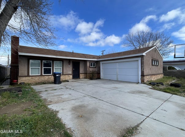 309 E Avenue J13, Lancaster, CA 93535