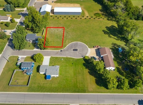 Lewis Lane, Elysian, MN 56028