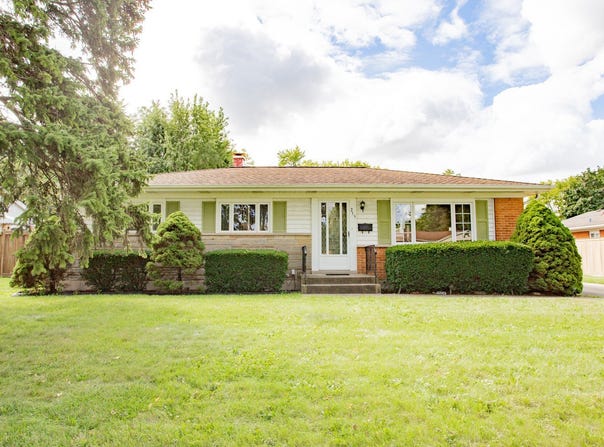 255 W Walnut Avenue, Des Plaines, IL 60016