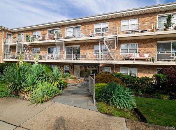 90 South Park, Rockville Centre, NY 11570