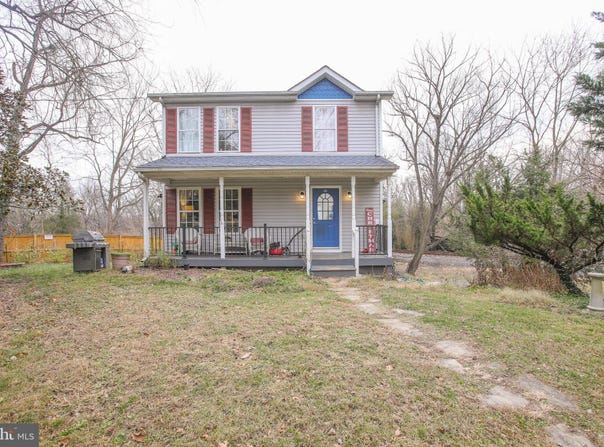10 WHITING Avenue, BOYCE, VA 22620