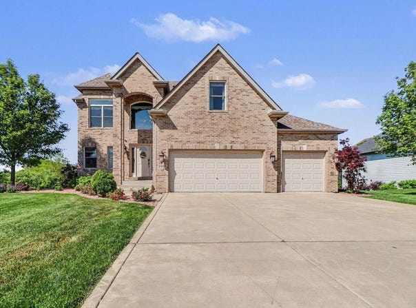 8940 Doubletree Drive N, Winfield, IN 46307
