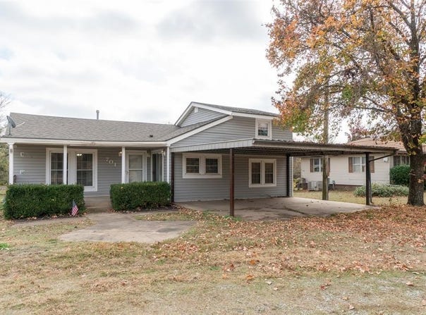 701 E Scissortail Lane, Cushing, OK 74023