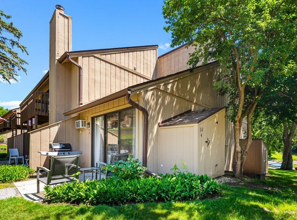 32 Montego Colony, Fox Lake, IL 60020