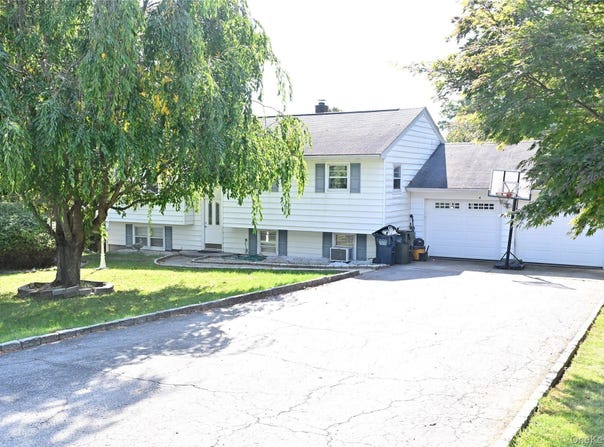 41 Harkin Road, Carmel, NY 10512