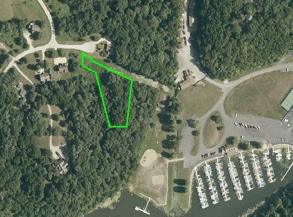 2 Waterford Drive, Galena, IL 61036