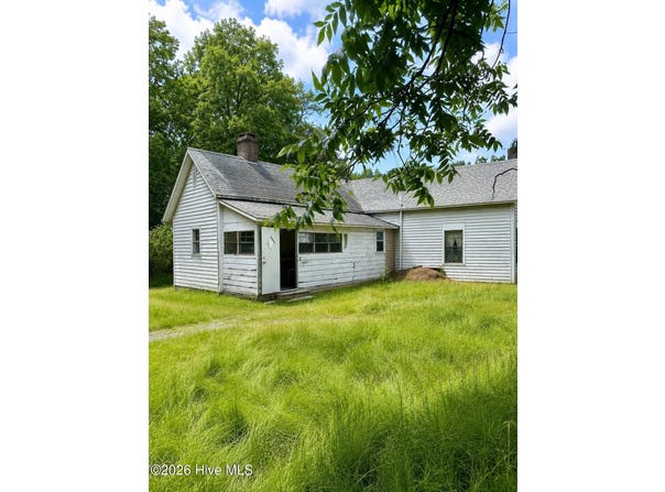 305 Pinehurst Avenue, Carthage, NC 28327