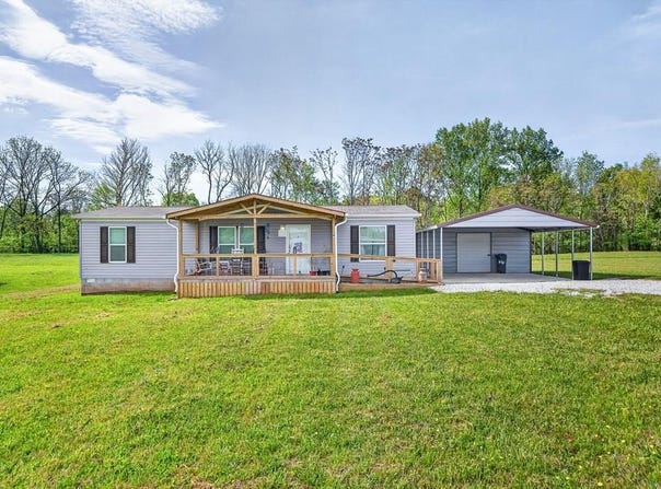 156 Falls View Road, Sparta, TN 38583