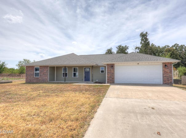 13731 Pella Lane, Neosho, MO 64850