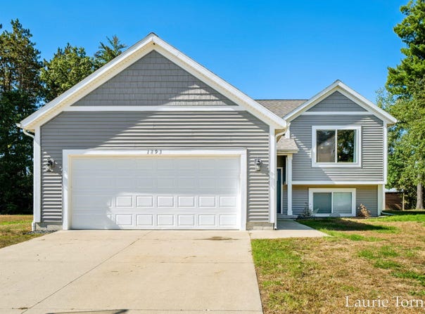 1893 Pineridge Drive, Hastings, MI 49058