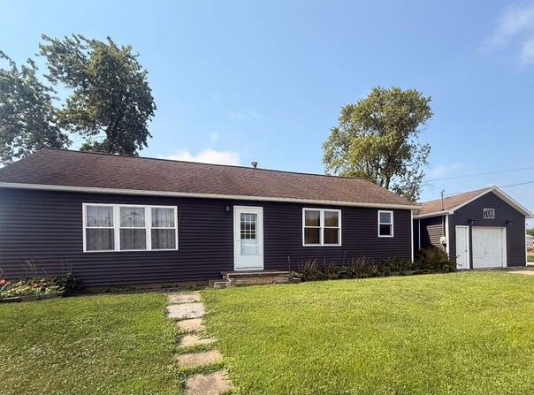 709 W Lafayette, Olney, IL 62450