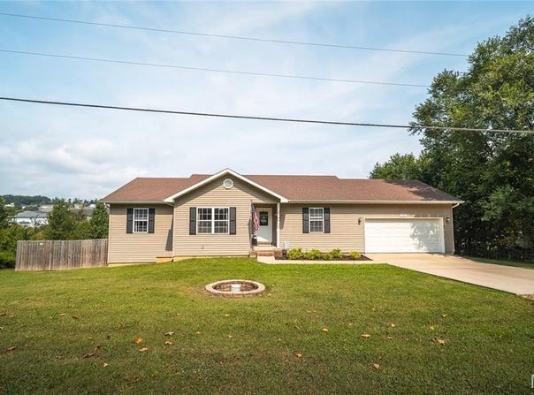 111 Lyle Curtis Circle, Waynesville, MO 65583