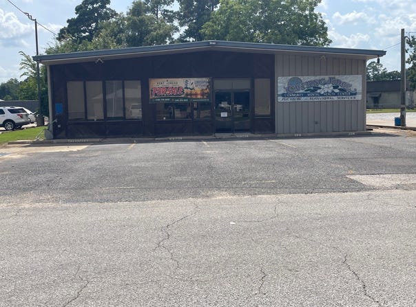 452 Chestnut Street E, Marksville, LA 71351