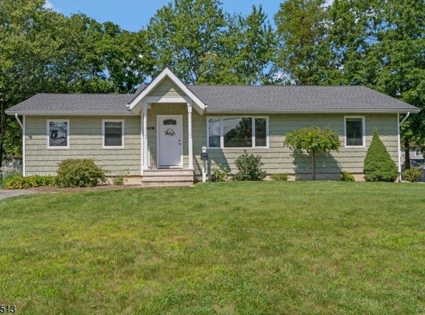 26 Central Ave, Mine Hill Twp., NJ 07803-2402