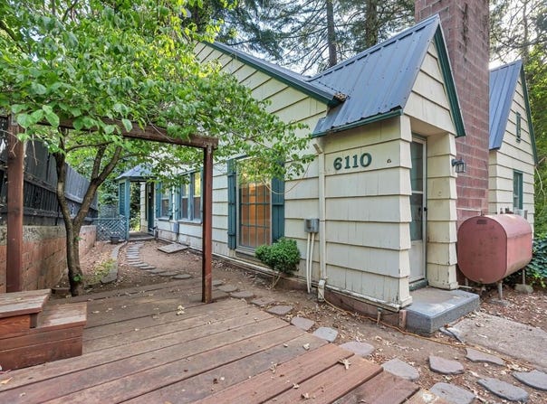 6110 Beverly Way, Dunsmuir, CA 96025-2441