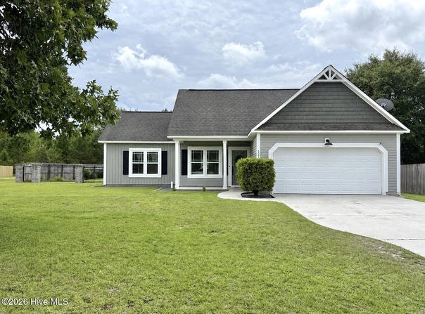121 Blueberry Fields Road, Maple Hill, NC 28454
